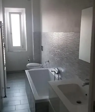 Lägenhet Confort Ed Eleganza Nel Borgo Filadelfia Turin